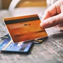 Kimlik bilgilerini çalarak sahte kredi kartı çıkarttılar: 2 tutuklama