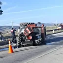 Otomobille çarpışan traktör ikiye bölündü