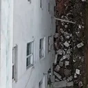 Arnavutköy'de iki bina arasındaki istinat duvarı çöktü