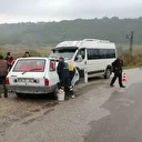 Gönen’de trafik kazasında sıkışan sürücü itfaiye ekiplerince kurtarıldı