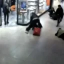 Ataşehir'de AVM hırsızları suçüstü yakalandı