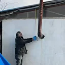 Soba borusunu sabitlemeye çalışırken 3 metre yükseklikten düşüp öldü