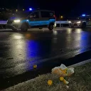 Kaza yerinde yaşlı adamdan geriye ayakkabıları ve taşıdığı eşyalar kaldı