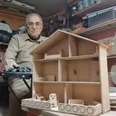 15 metrekare dükkanda teknolojiye tek başına kafa tutuyor: Mesleğini öğretecek çırak bulamıyor