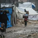 Gazze'de sağanak yağış nedeniyle Filistinlilerin çadırlarını su bastı