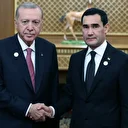 أردوغان يجتمع بنظيره التركمانستاني في عشق آباد