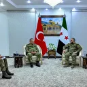 قائد القوات البرية التركي يجتمع بوزير الدفاع السوري بدمشق