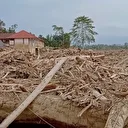 Endonezya'da sel felaketi: Mahalle molozlarla kaplandı