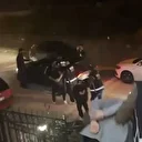 Galeriye patlayıcı maddeyle saldırı: Beş gözaltı