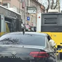 Üsküdar'da tartışılan fotoğraf: Sinem Dedetaş köpeğine belediyenin makam aracını mı tahsis etti?