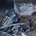 Otomobilin menfeze devrildiği feci kazada bir ölü iki yaralı