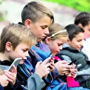 Çocuklar ilk kelimelerini artık ekrandan duyuyor