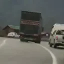 Artvin’de TIR şoförü 5 aracı birden solladı: Faciaya davetiye çıkardı