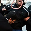 İran’da karısını öldüren kişi halk önünde idam edildi