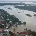 ارتفاع ضحايا الفيضانات والانهيارات الأرضية بإندونيسيا إلى 604