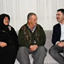 Depremdeki gözyaşları yeni evlerinde sevince dönüştü: Koyunlu çiftçi Bakan Kurum’u sevinç gözyaşlarıyla karşıladı