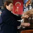 Emek ve sevgi yan yana: Eleman bulamayınca eşine yardım etmek için başladı, şimdi herkes onu konuşuyor