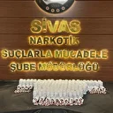 Sivas’ta gerçekleşen narkotik operasyonda 8 bin sentetik ecza ele geçirildi.