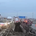 Kırıkkale'de iki köprü arasında asılı kalan itfaiye aracındaki üç görevli yaralandı