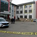 Gizemli koku Alarmı: Okul boşaltıldı, 17 öğrenci hastanede