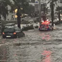 Muğla sele teslim oldu: Araçlar suya gömüldü