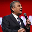 Muhalif sesleri hedefe koydu