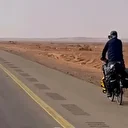 Bisikletiyle çıktığı umre yolculuğu 24. gününde: Çölde ilerleyen Fahrettin Şener'e Suudilerden büyük ilgi