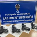 Polis ekiplerinin dikkatinden kaçamadı: Şüpheli araçta 4 ruhsatsız tabanca ele geçirildi