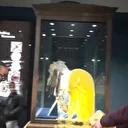 İngiltere’de kraliyet tacına 'muhallebili' saldırı