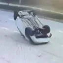 Otomobilin refüje çarpıp takla attığı kaza kamerada