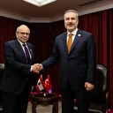 وزير الخارجية التركي يلتقي رئيس الوزراء اللبناني في الدوحة