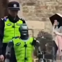 Çin'de 'robot polis' dönemi başladı: Dur ihlâli yapanı tespit edip kaydediyor