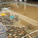 15 dakikalık yağmur Alanya’yı felç etti: Araçlar suda mahsur kaldı işyerlerini su bastı! Zararın boyutu ertesi gün ortaya çıktı