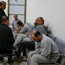 الاحتلال الإسرائيلي يفرج عن 5 أسرى فلسطينيين نُقلوا لمستشفى وسط غزة