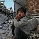 Han Yunus’ta yıkılan evlerinin enkazı arasında yaşam mücadelesi