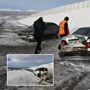 Van'da buzlanmış yolda zincirleme kaza 