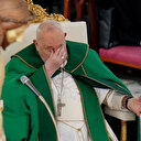 Papa yine sözlerini bitiremedi: Hastalığını söyleyip müsaade istedi