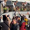 Gazze'ye ulaşan Filistinli tutsaklar ailelerine sarılmaya doyamadı