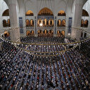 Camilerde ilk teravih coşkusu