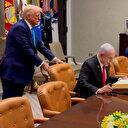 Trump’dan Gazze kasabı Netanyahu’ya büyük hürmet: Sandalyesini çekmeden oturmadı