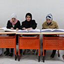 Şanlıurfa’da görme engelli kadınlar Braille alfabesiyle mukabele okuyor