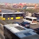 Kaza yapan İETT otobüsü E5 yolunu kapattı