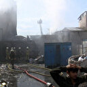 Ümraniye'de iş yerinde çıkan yangın geri dönüşüm deposuna sıçradı