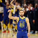 Stephen Curry NBA'de bir ilki başardı