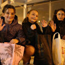 Bayburt'ta torbalarını alan çocuklar ‘onbeşi’ geleneği ile kapı kapı hediye topluyor