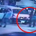 Adana'da pazarda bilezik hırsızlığı: Genç kadının düşürdüğü bileziği alıp kayıplara karıştı