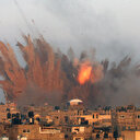 İsrail Gazze'deki taziye evini kana buladı: 16 Filistinli şehit