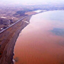 Van Gölü kahverengiye boyandı