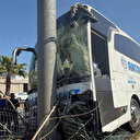 Otobüsün direksiyonu kilitlenince reflüje çıktı: EDS'ye çarparak durdu