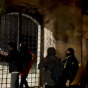 Camiye saklanıp polise küfür ettiler